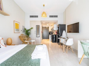 Charming Studio Escape With Unobstructed City View